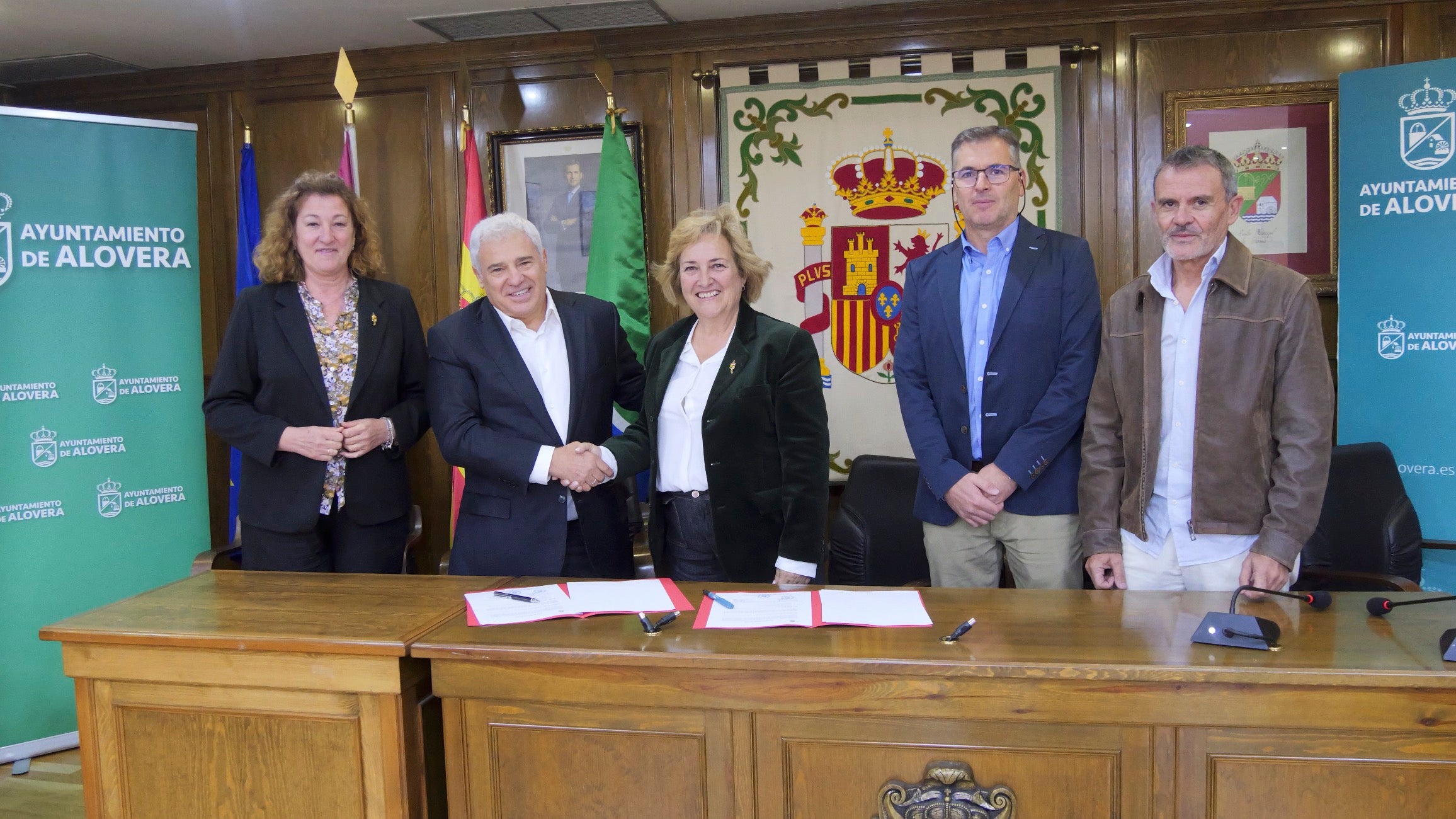 Se firma la concesión para la construcción de la playa artificial 'Alovera Beach' Se firma la concesión para la construcción de la playa artificial 'Alovera Beach'