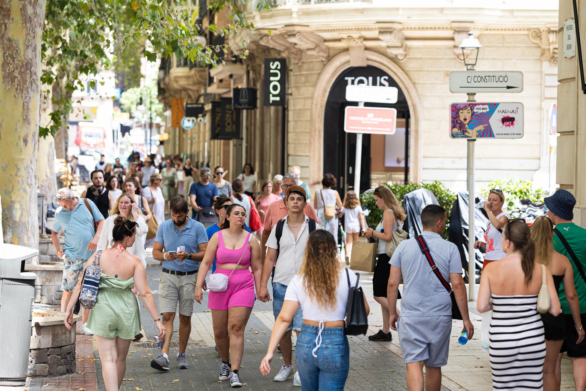 Baleares recibe hasta octubre 15,2 millones de turistas, con más de 20.400 millones de gasto Baleares recibe hasta octubre 15,2 millones de turistas, con más de 20.400 millones de gasto
