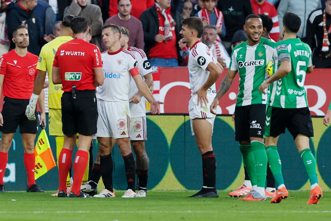 Clausura parcial del Sánchez Pizjuán durante 3 partidos Clausura parcial del Sánchez Pizjuán durante 3 partidos