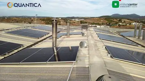 Minuscenter y Quantica estrenan planta solar en Málaga: cuando inclusión y sostenibilidad unen fuerzas Minuscenter y Quantica estrenan planta solar en Málaga: cuando inclusión y sostenibilidad unen fuerzas