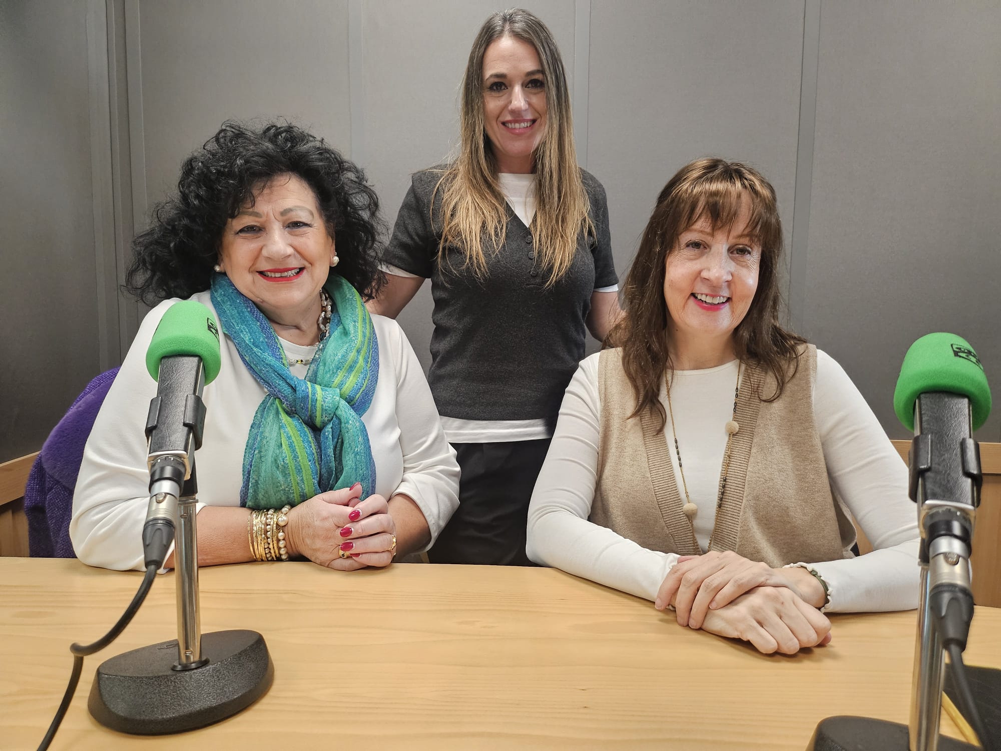 Tertulia con la Asociación Mujeres de Empresa Tertulia con la Asociación Mujeres de Empresa