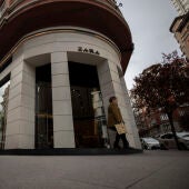 Fachada de una tienda de Zara que la multinacional textil Inditex posee en A Coruña/ EFE/Cabalar