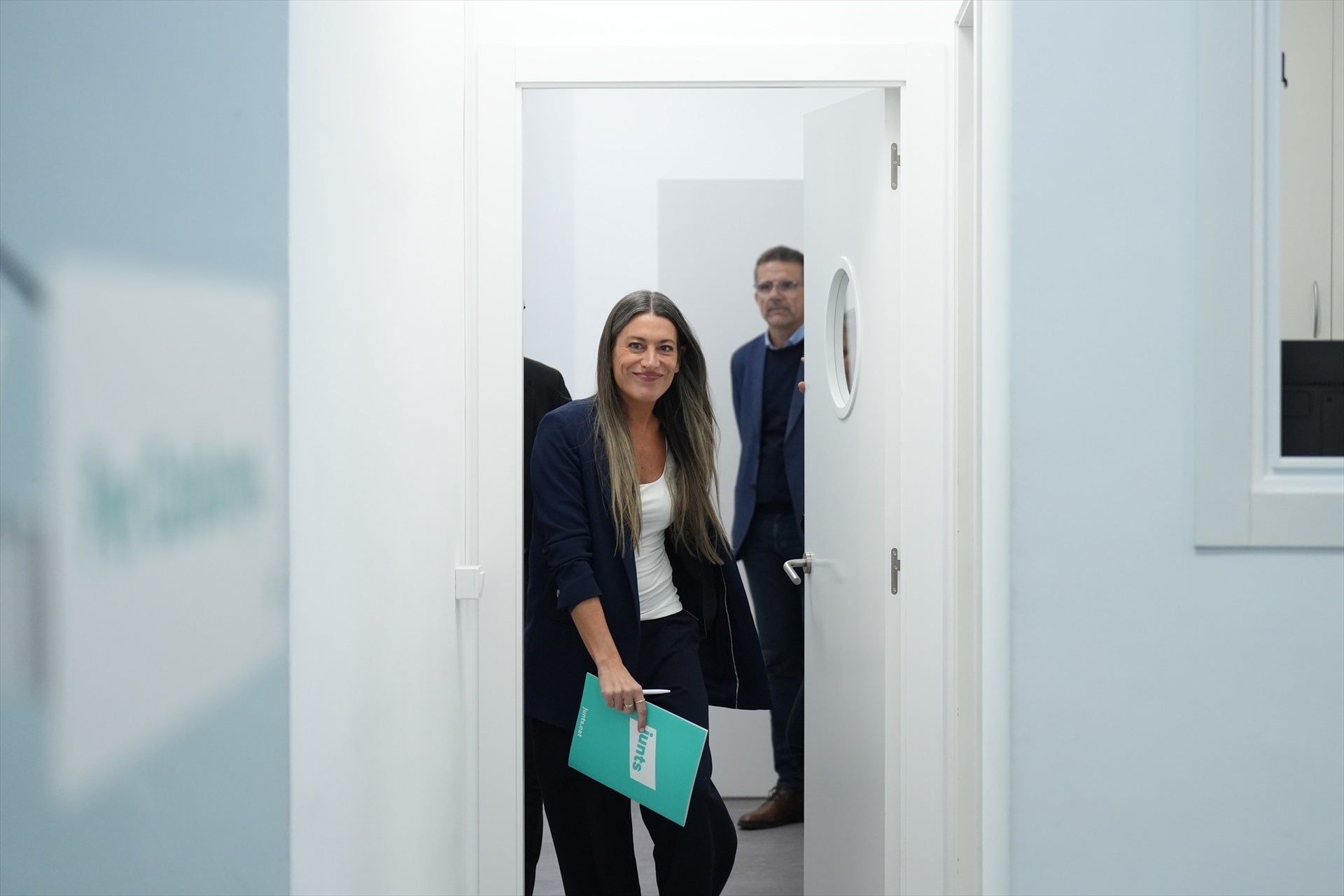 Miriam Nogueras responde al decreto de Sánchez para contentar a Junts: "Estamos donde estábamos" Miriam Nogueras responde al decreto de Sánchez para contentar a Junts: "Estamos donde estábamos"