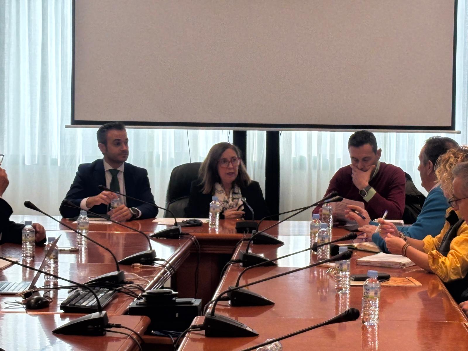 Mercedes Morán se reúne con OPAS y el sector porcino para abordar la situación de la Peste Porcina Africana Mercedes Morán se reúne con OPAS y el sector porcino para abordar la situación de la Peste Porcina Africana