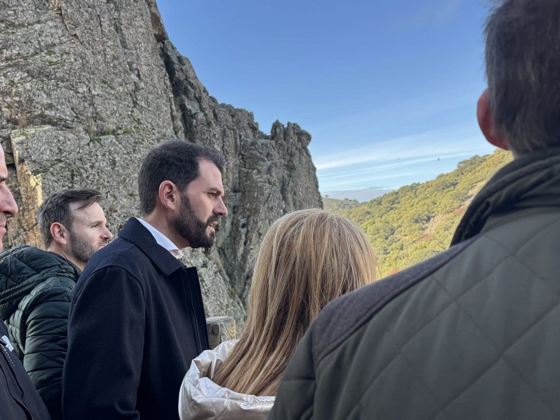 El PSOE propone un plan de bonos y otro de rehabilitación del patrimonio rural para dinamizar el turismo El PSOE propone un plan de bonos y otro de rehabilitación del patrimonio rural para dinamizar el turismo