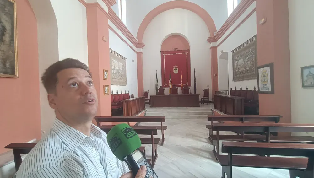 El actual Salón de Plenos del Ayuntamiento de Mazanilla es uno de los lugares históricos de la localidad. El actual Salón de Plenos del Ayuntamiento de Mazanilla es uno de los lugares históricos de la localidad.