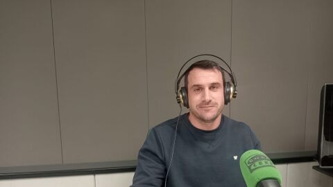 Adrián Eixerés, en los estudios de Onda Cero Vila-real. Adrián Eixerés, en los estudios de Onda Cero Vila-real.