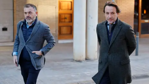 El exjefe de gabinete de Mazón, José Manuel Cuenca (d), antes de comparecer como testigo ante la jueza de Catarroja, en la ocasión anterior. El exjefe de gabinete de Mazón, José Manuel Cuenca (d), antes de comparecer como testigo ante la jueza de Catarroja, en la ocasión anterior.