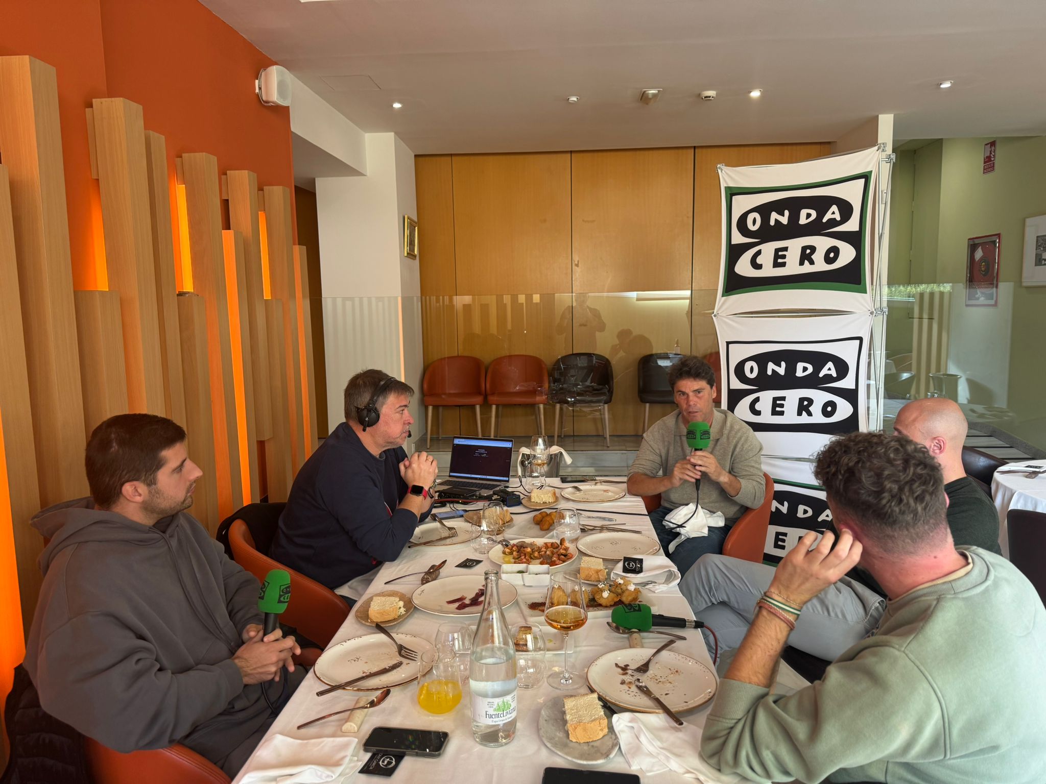 Rubi confirma que la UD Almería irá a por refuerzos ofensivos Rubi confirma que la UD Almería irá a por refuerzos ofensivos