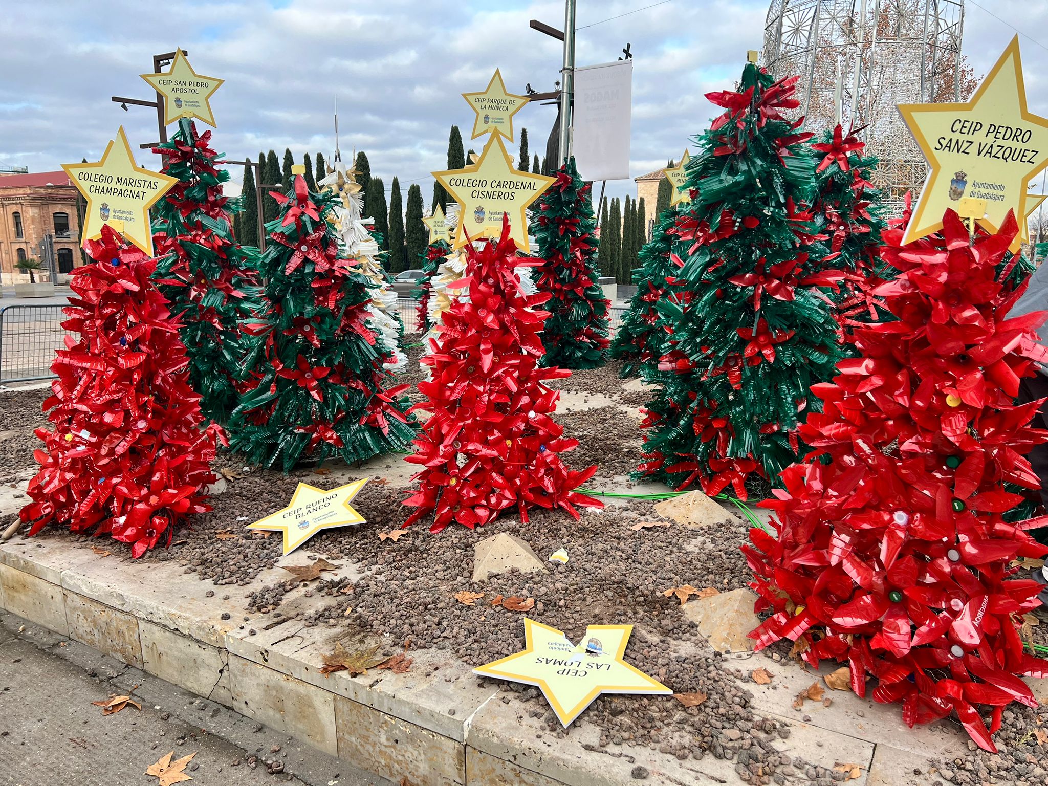 La Policía Local de Guadalajara investiga a los autores de los destrozos al 'Bosque de Reciclaje' navideño La Policía Local de Guadalajara investiga a los autores de los destrozos al 'Bosque de Reciclaje' navideño