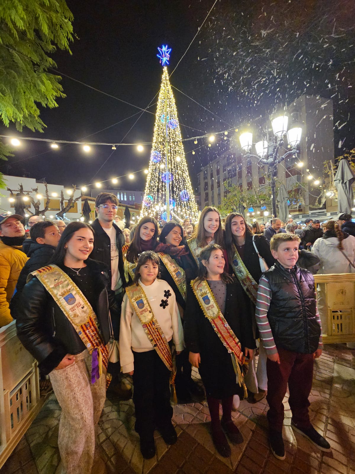 Oropesa inauguró este fin de semana el Mercadillo Navideño y el encendido de las luces Oropesa inauguró este fin de semana el Mercadillo Navideño y el encendido de las luces