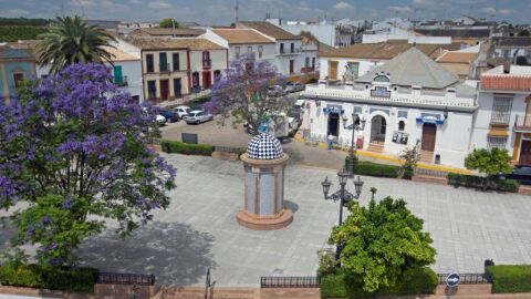 La Plaza de Andaluc&iacute;a, en el coraz&oacute;n de Manzanilla.