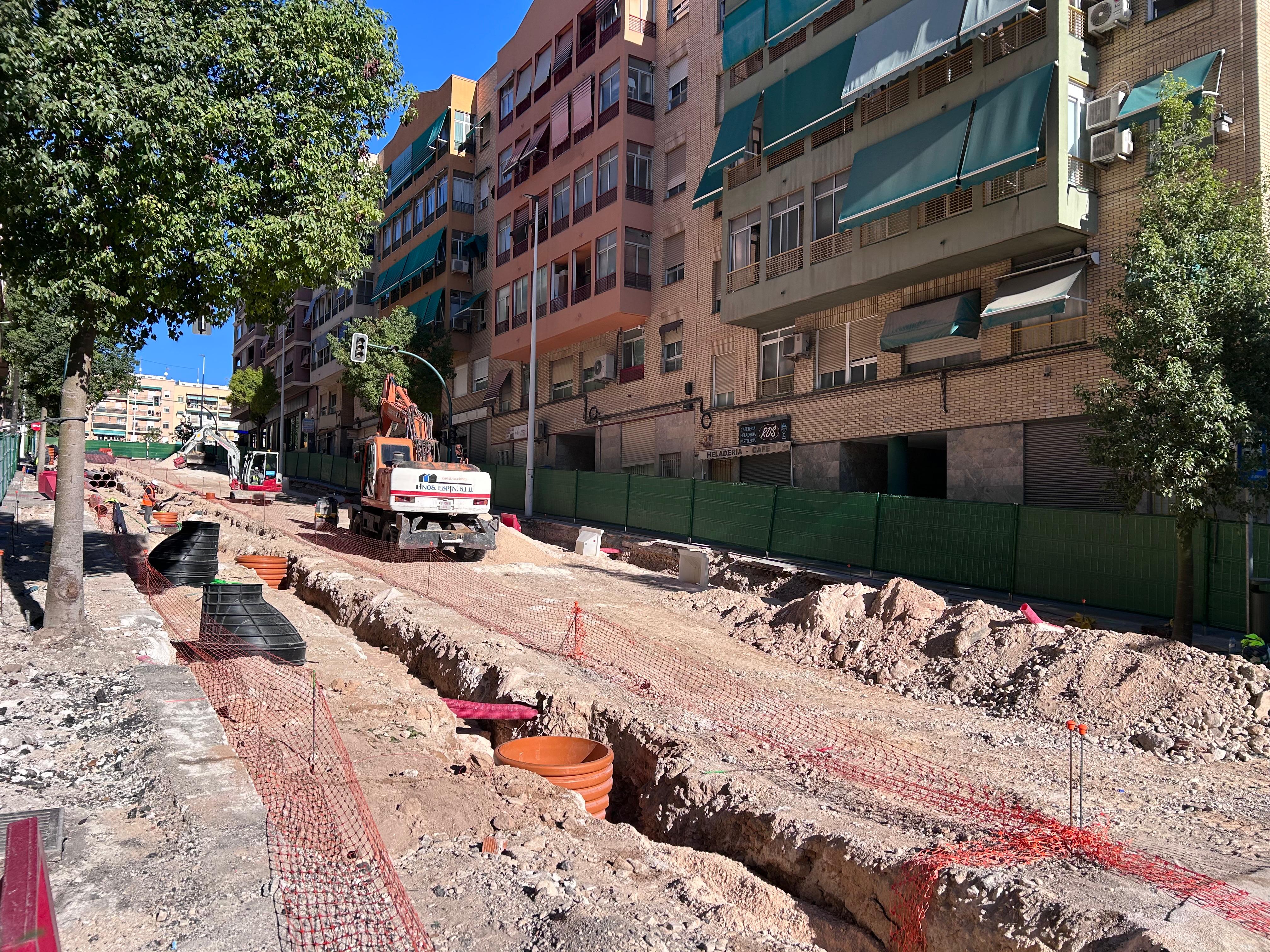 Las obras de la calle Clara Campoamor de Elche avanzan hacia su fase final conforme a los plazos previstos Las obras de la calle Clara Campoamor de Elche avanzan hacia su fase final conforme a los plazos previstos
