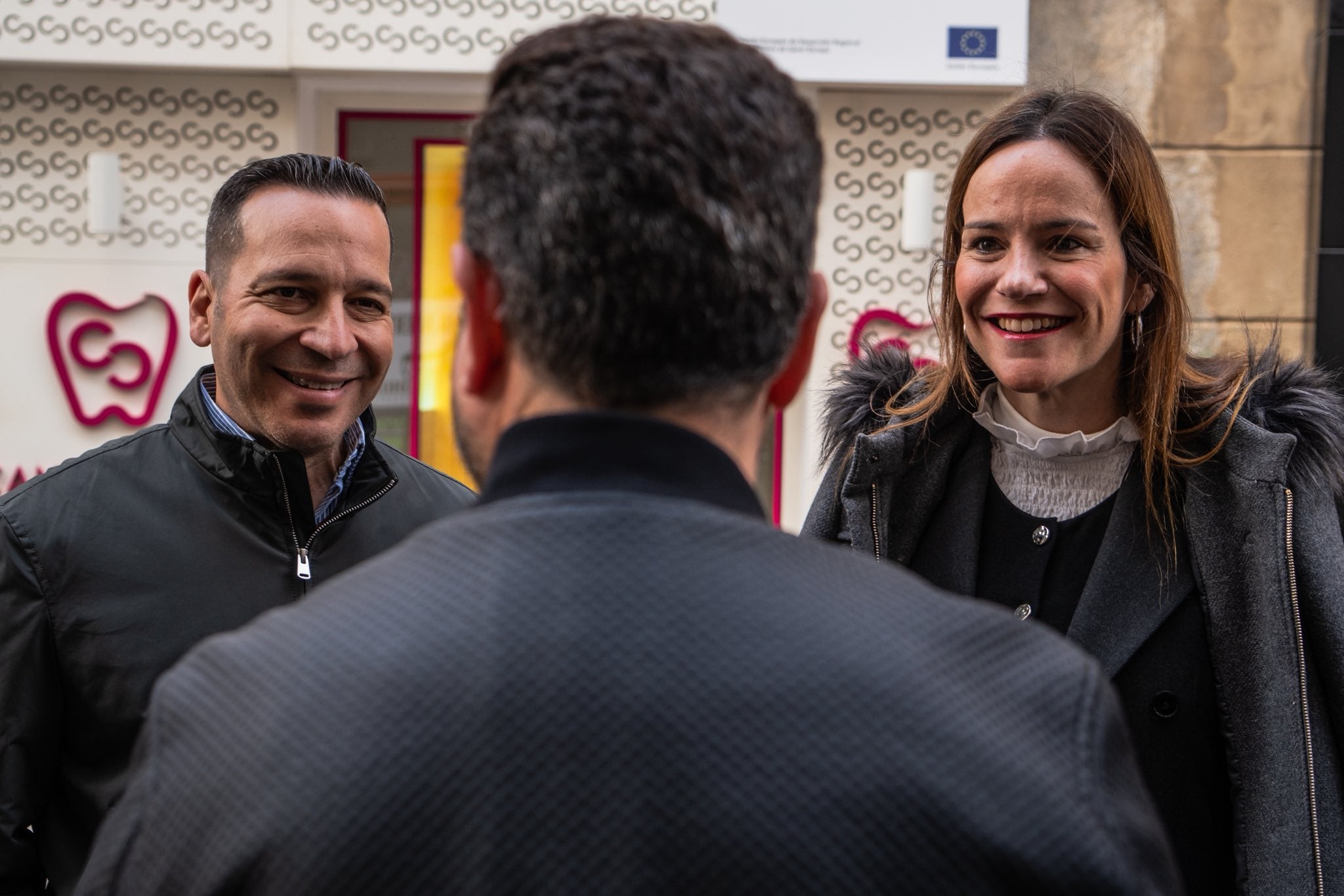 Vox culpa a PP y PSOE de cambiar la "identidad" extremeña con políticas que expulsan a jóvenes y atraen migrantes Vox culpa a PP y PSOE de cambiar la "identidad" extremeña con políticas que expulsan a jóvenes y atraen migrantes