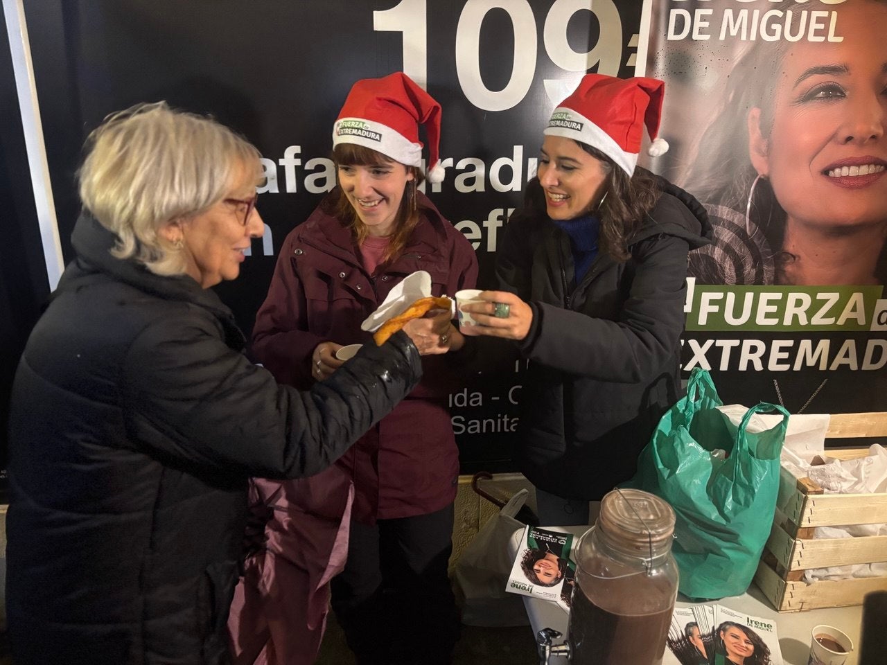 Unidas por Extremadura da a conocer su programa electoral con chocolates con churros en Mérida Unidas por Extremadura da a conocer su programa electoral con chocolates con churros en Mérida