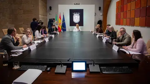 Oferta Pública de Empleo, Formación o Vivienda centraban los asuntos aprobados por el Consejo de Gobierno de la Junta Oferta Pública de Empleo, Formación o Vivienda centraban los asuntos aprobados por el Consejo de Gobierno de la Junta