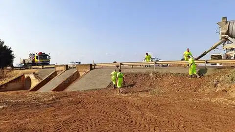 Transportes licita por 15 millones de euros un contrato para conservar 168 km de carreteras en la provincia de Badajoz Transportes licita por 15 millones de euros un contrato para conservar 168 km de carreteras en la provincia de Badajoz