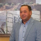 Un nuevo caso de acoso sexual señala a un alcalde socialista de Córdoba: "¿Me dejas que te lo coma para ver si se me empina?" Un nuevo caso de acoso sexual señala a un alcalde socialista de Córdoba: "¿Me dejas que te lo coma para ver si se me empina?"