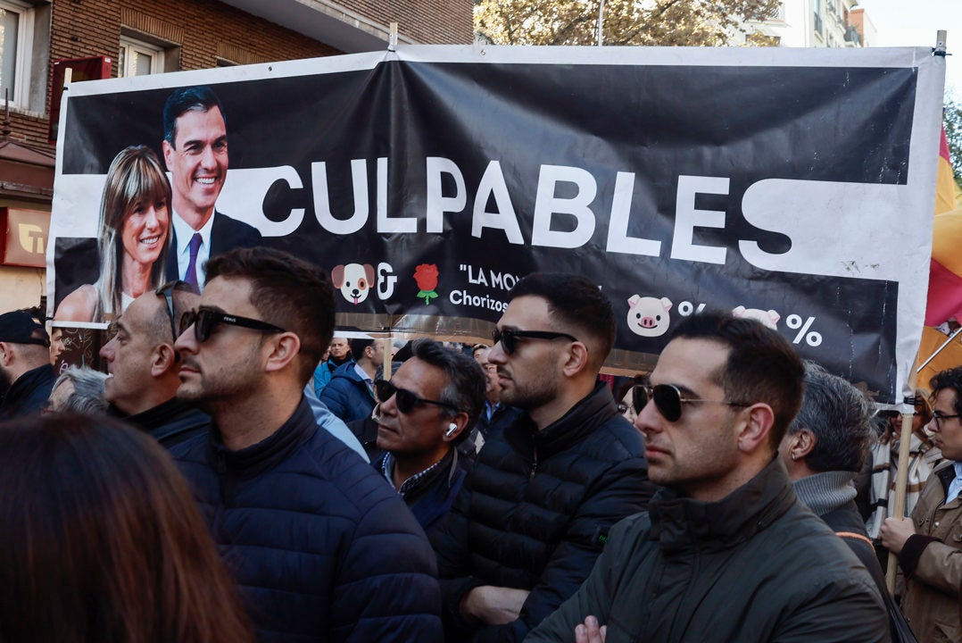 Qué pasa con 'Revuelta', la organización juvenil de Vox, denunciada por estafa Qué pasa con 'Revuelta', la organización juvenil de Vox, denunciada por estafa