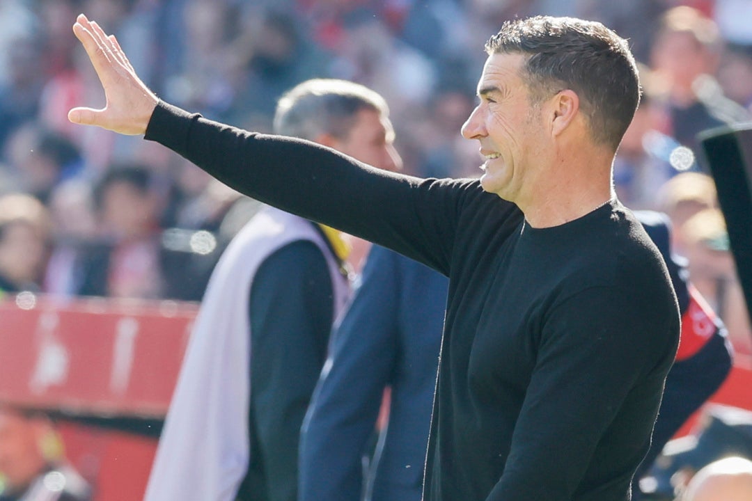 El Oviedo despide a Luis Carrión y piensa en Almada El Oviedo despide a Luis Carrión y piensa en Almada