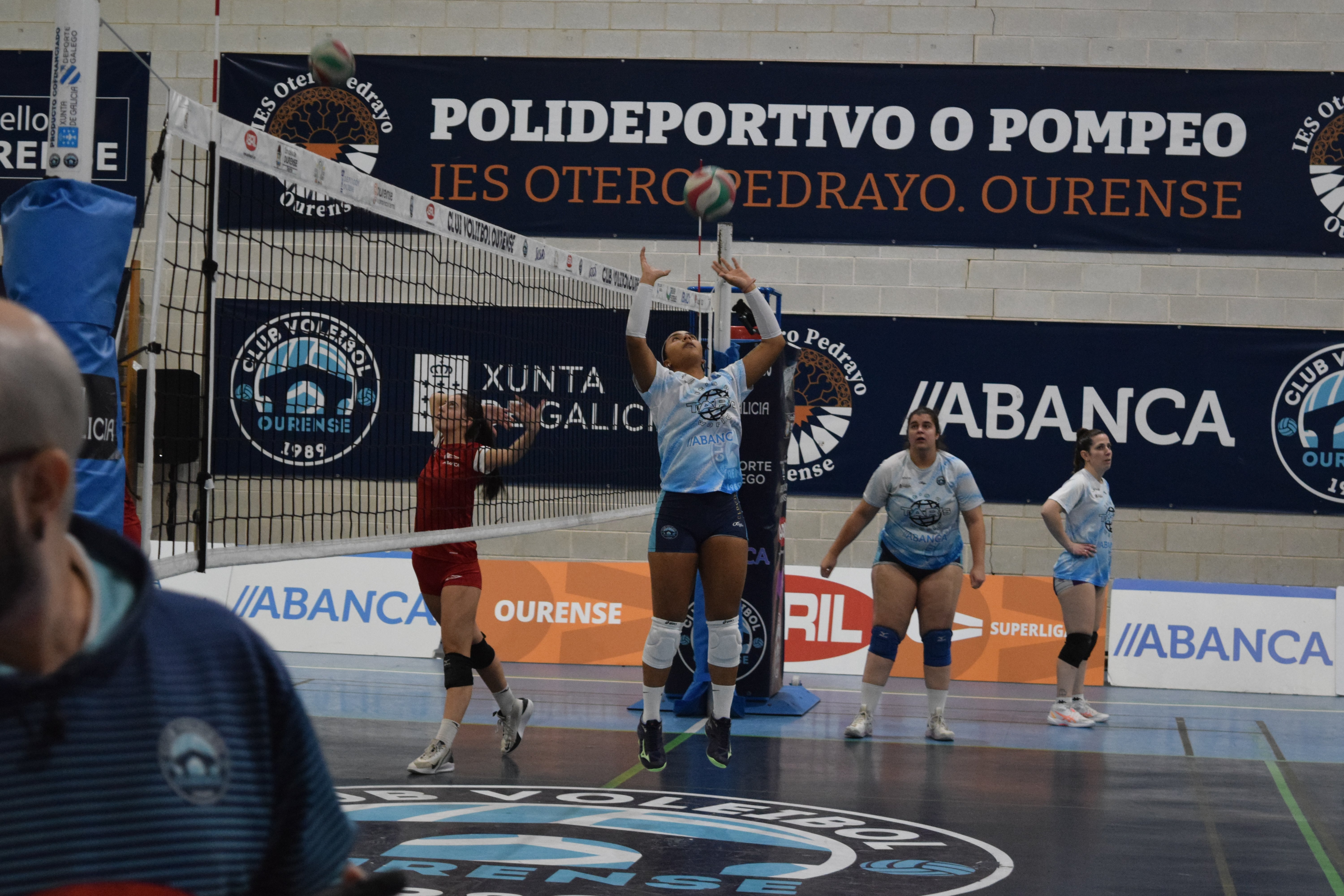 El Aceites Abril Voleyourense se impone al RGC Covadonga por 3-1 en O Pompeo El Aceites Abril Voleyourense se impone al RGC Covadonga por 3-1 en O Pompeo