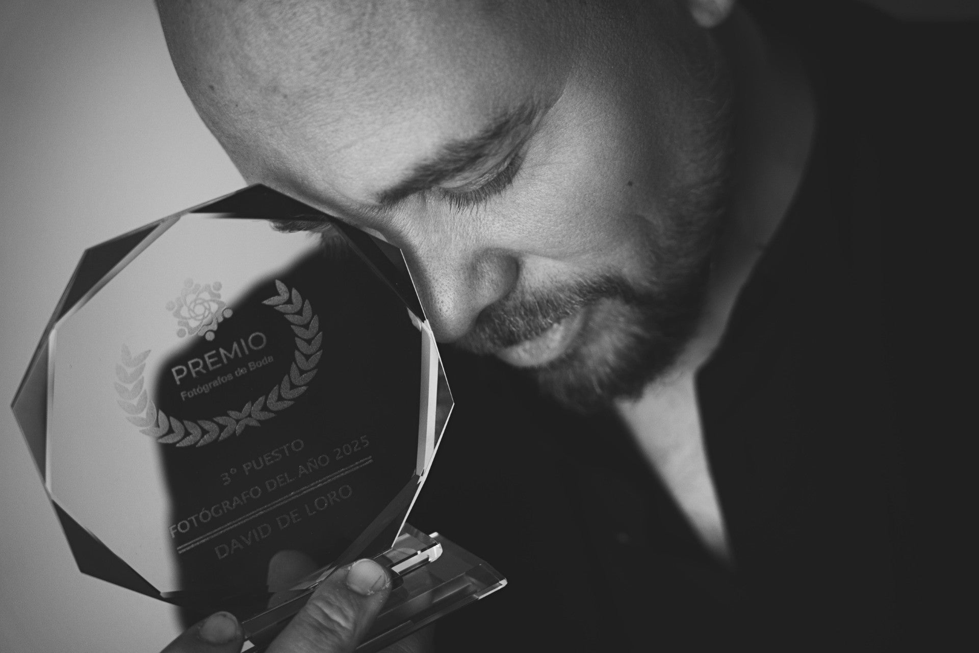 David de Loro trae a Torrevieja el tercer premio del certamen internacional 'Fotógrafos de Boda' David de Loro trae a Torrevieja el tercer premio del certamen internacional 'Fotógrafos de Boda'