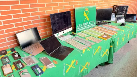 Desmantelada en Cáceres una organización criminal que estafaba por medio de una supuesta actividad espiritual Desmantelada en Cáceres una organización criminal que estafaba por medio de una supuesta actividad espiritual