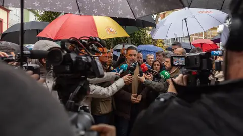 Abascal defiende que en España gobierna una "mafia corrupta" que "se ha convertido en un peligro para las mujeres" Abascal defiende que en España gobierna una "mafia corrupta" que "se ha convertido en un peligro para las mujeres"