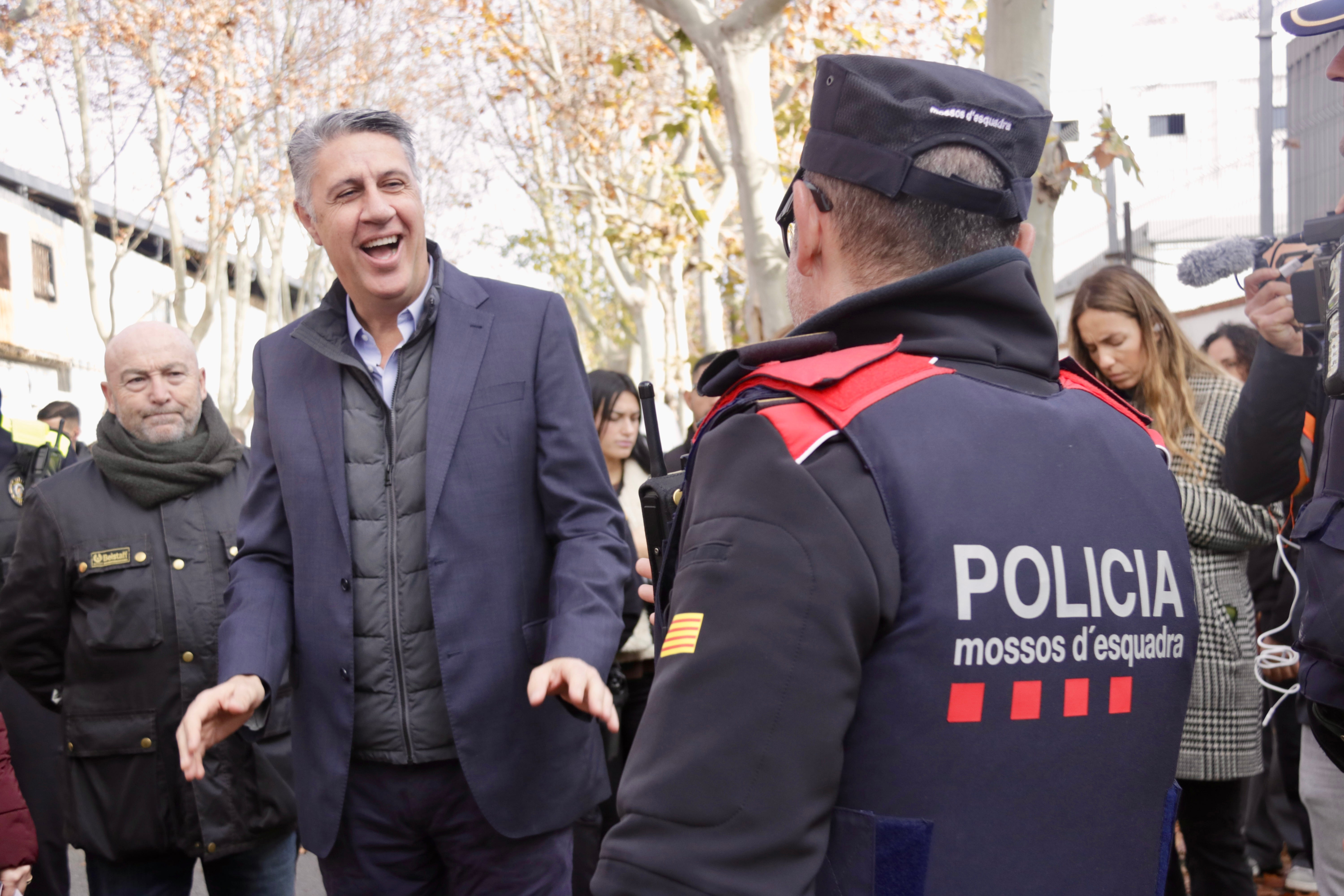 Albiol celebra el desallotjament del B9 i l'oposició parla d'inacció Albiol celebra el desallotjament del B9 i l'oposició parla d'inacció