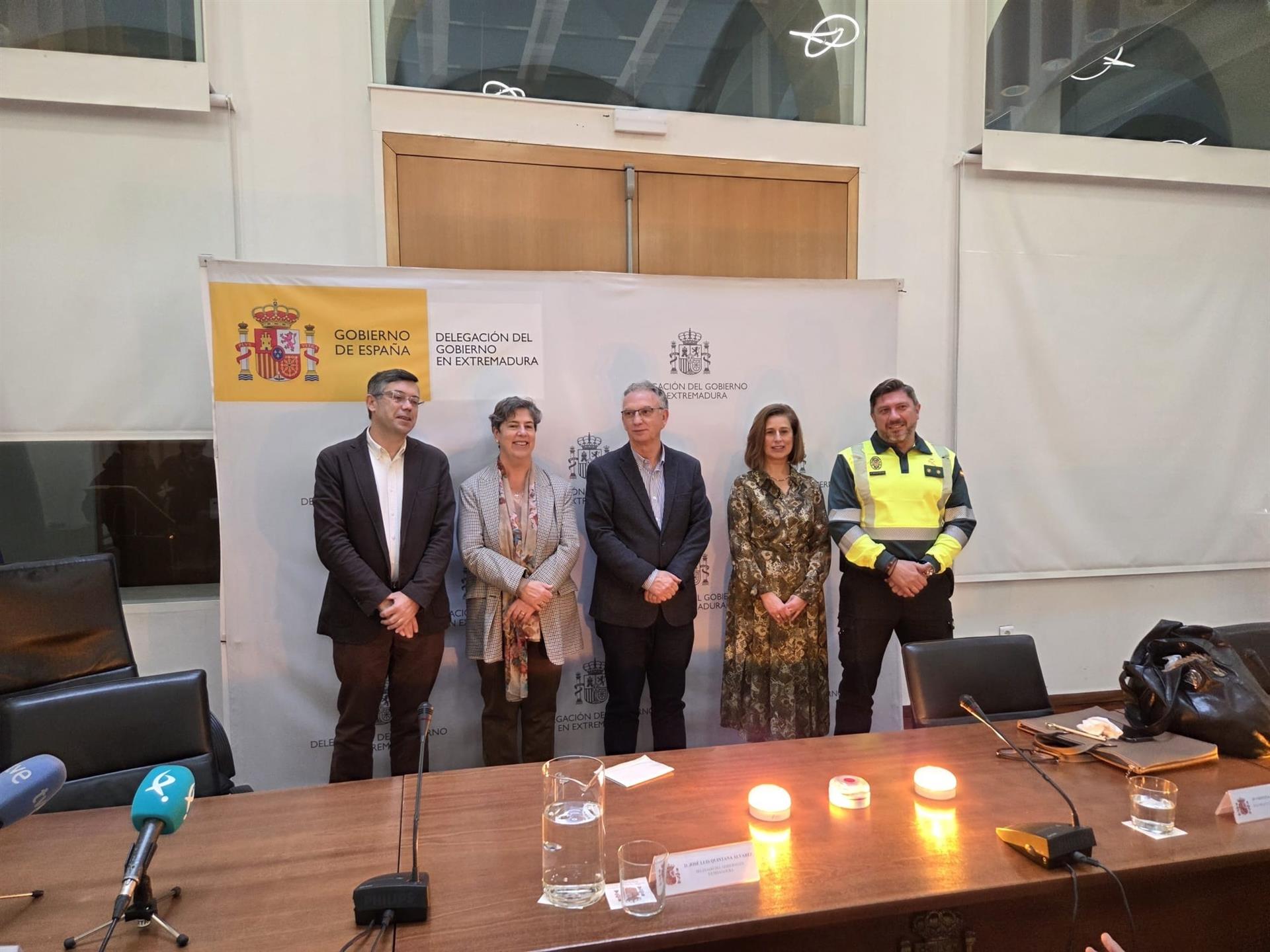 Quintana destaca que la baliza V16 mejorará la seguridad y que en los primeros meses se priorizará la "pedagogía" Quintana destaca que la baliza V16 mejorará la seguridad y que en los primeros meses se priorizará la "pedagogía"