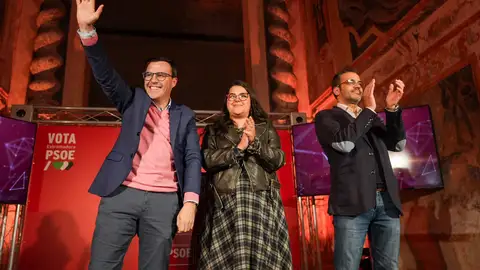 Gallardo reivindica en Olivenza el legado de Vara y defiende una sanidad pública fuerte frente a los recortes de la derecha Gallardo reivindica en Olivenza el legado de Vara y defiende una sanidad pública fuerte frente a los recortes de la derecha