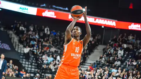 Omari Moore con Valencia Basket Omari Moore con Valencia Basket