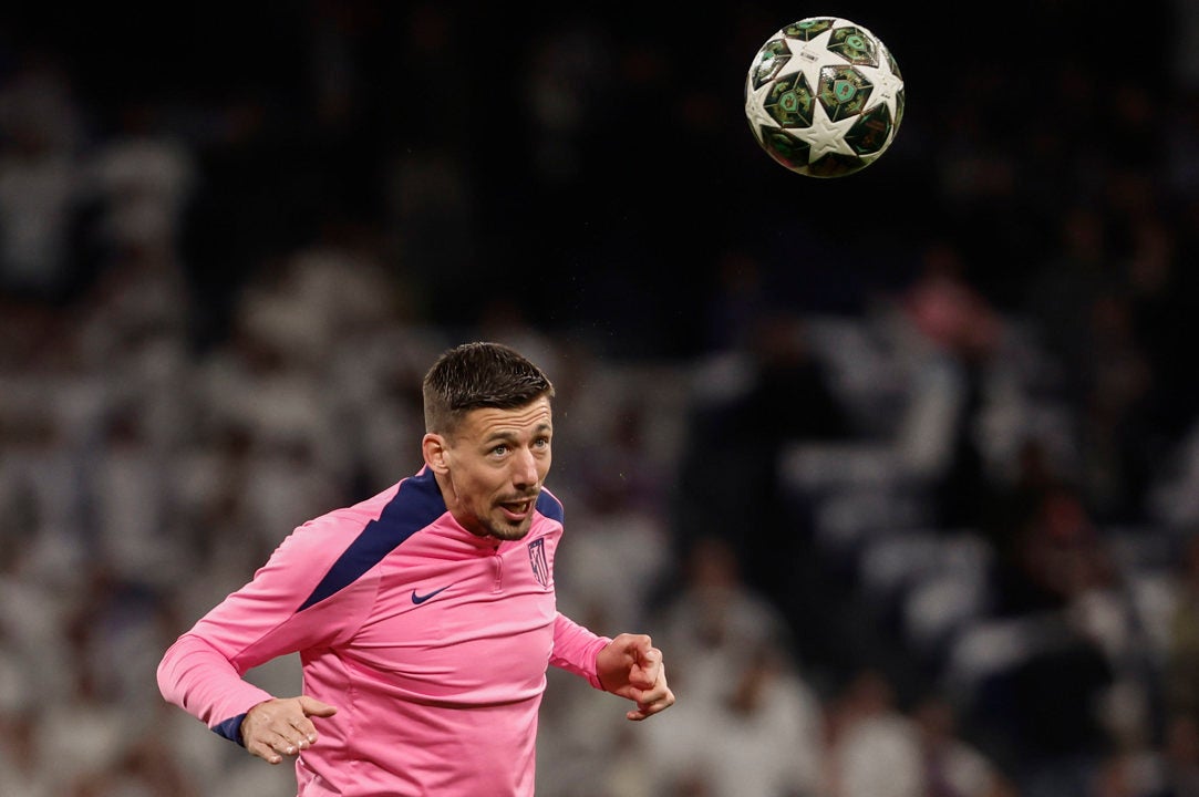 Lenglet sufre un esguince de alto grado en su rodilla derecha Lenglet sufre un esguince de alto grado en su rodilla derecha