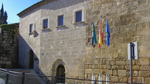 La Junta cesa al conductor de Guardiola tras conocer que tenía una condena por coacciones leves La Junta cesa al conductor de Guardiola tras conocer que tenía una condena por coacciones leves