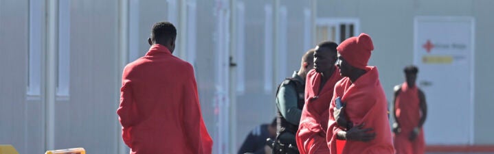 ¿Comparte la decisión de Bruselas de que los centros de deportación de inmigrantes estén fuera de la Unión Europea?