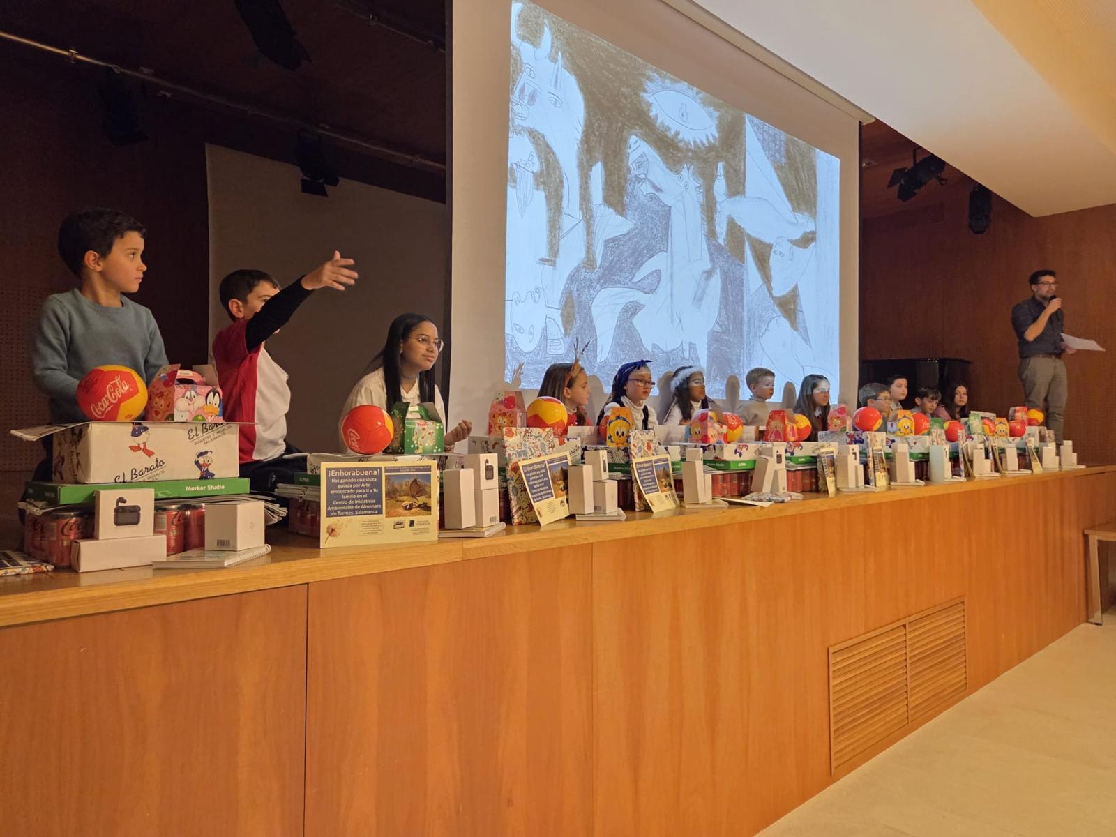 Los protagonistas, en el escenario Los protagonistas, en el escenario