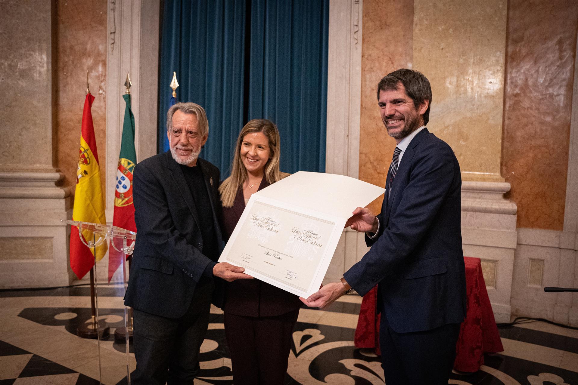 El músico Luis Pastor recoge el Premio Luso-Español de Arte y Cultura 2024 El músico Luis Pastor recoge el Premio Luso-Español de Arte y Cultura 2024