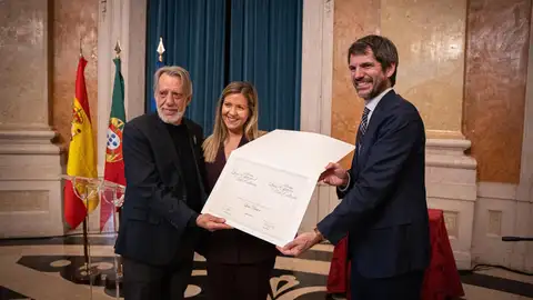 El músico Luis Pastor recoge el Premio Luso-Español de Arte y Cultura 2024 El músico Luis Pastor recoge el Premio Luso-Español de Arte y Cultura 2024