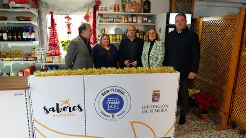Jose María Alcaina inaugura el bar-tienda de Alcudia de Monteagud Jose María Alcaina inaugura el bar-tienda de Alcudia de Monteagud