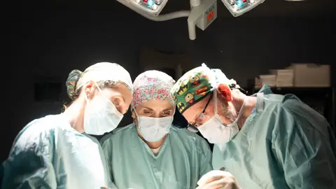 El Grupo Policlínica realiza su primera cirugía guiada con SPECT-CT reduciendo la agresividad y mejorando la precisión El Grupo Policlínica realiza su primera cirugía guiada con SPECT-CT reduciendo la agresividad y mejorando la precisión