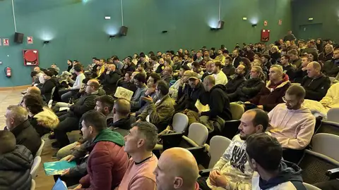 La Junta celebra el llamamiento masivo para las 138 plazas de bomberos forestales durante todo el año recién creadas La Junta celebra el llamamiento masivo para las 138 plazas de bomberos forestales durante todo el año recién creadas