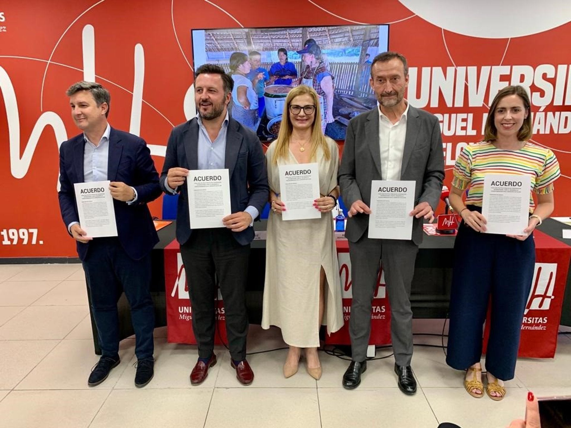 La Coordinadora Valenciana de ONGD carga contra el recorte del 52 % en cooperación aprobado por PP y Vox en Elche La Coordinadora Valenciana de ONGD carga contra el recorte del 52 % en cooperación aprobado por PP y Vox en Elche