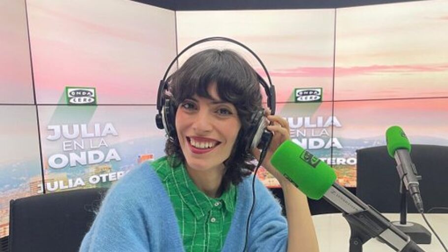 La artista Coco D&aacute;vez en los estudios de Onda Cero