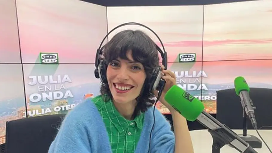 La artista Coco Dávez en los estudios de Onda Cero La artista Coco Dávez en los estudios de Onda Cero