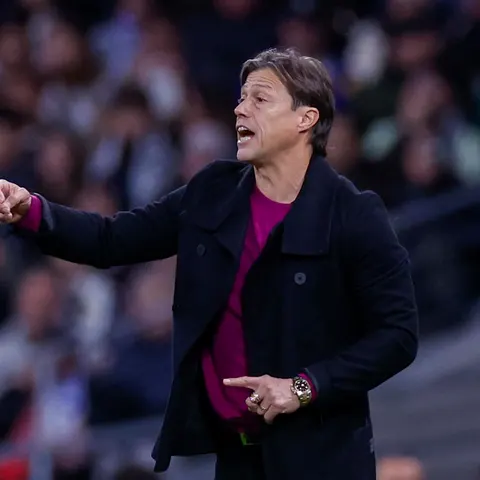 El entrenador del Sevilla, Matías Almeyda, durante el encuentro de la jornada 17 de LaLiga entre Real Madrid y Sevilla FC celebrado este sábado en el estadio Santiago Bernabéu, en Madrid.