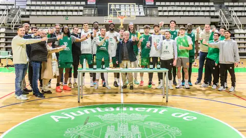 Amics se comerá los turrones en la cima de la tabla Amics se comerá los turrones en la cima de la tabla