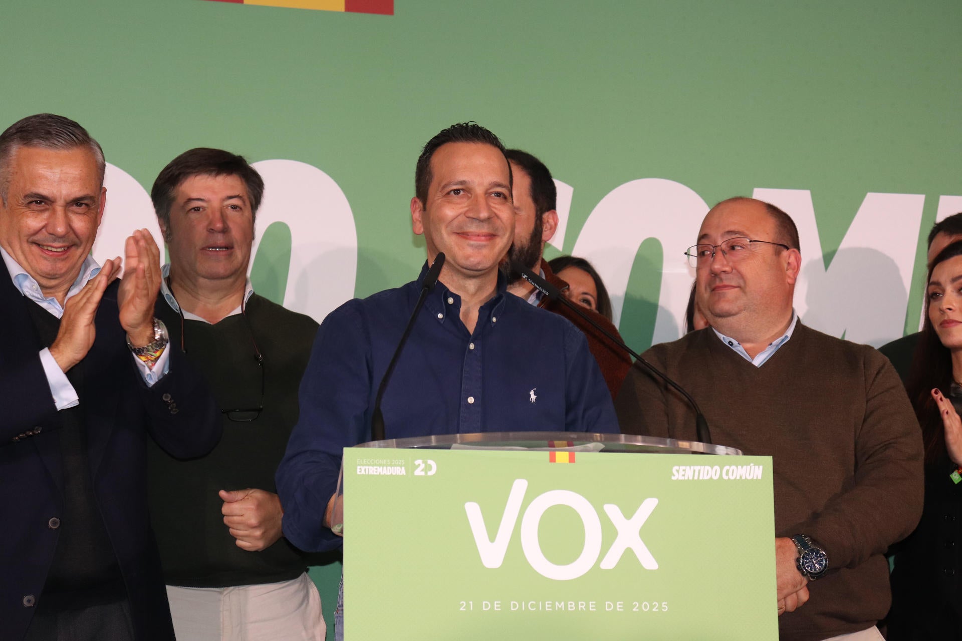 Vox se autoproclama "ganador real" de las elecciones y avisa a Guardiola de que pedirá "respeto" para sus votantes Vox se autoproclama "ganador real" de las elecciones y avisa a Guardiola de que pedirá "respeto" para sus votantes