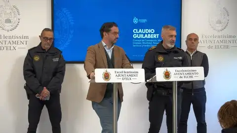 Presentación en el Ayuntamiento de Elche de los dispositivos especiales de limpieza, movilidad y seguridad en Navidad de 2025. Presentación en el Ayuntamiento de Elche de los dispositivos especiales de limpieza, movilidad y seguridad en Navidad de 2025.