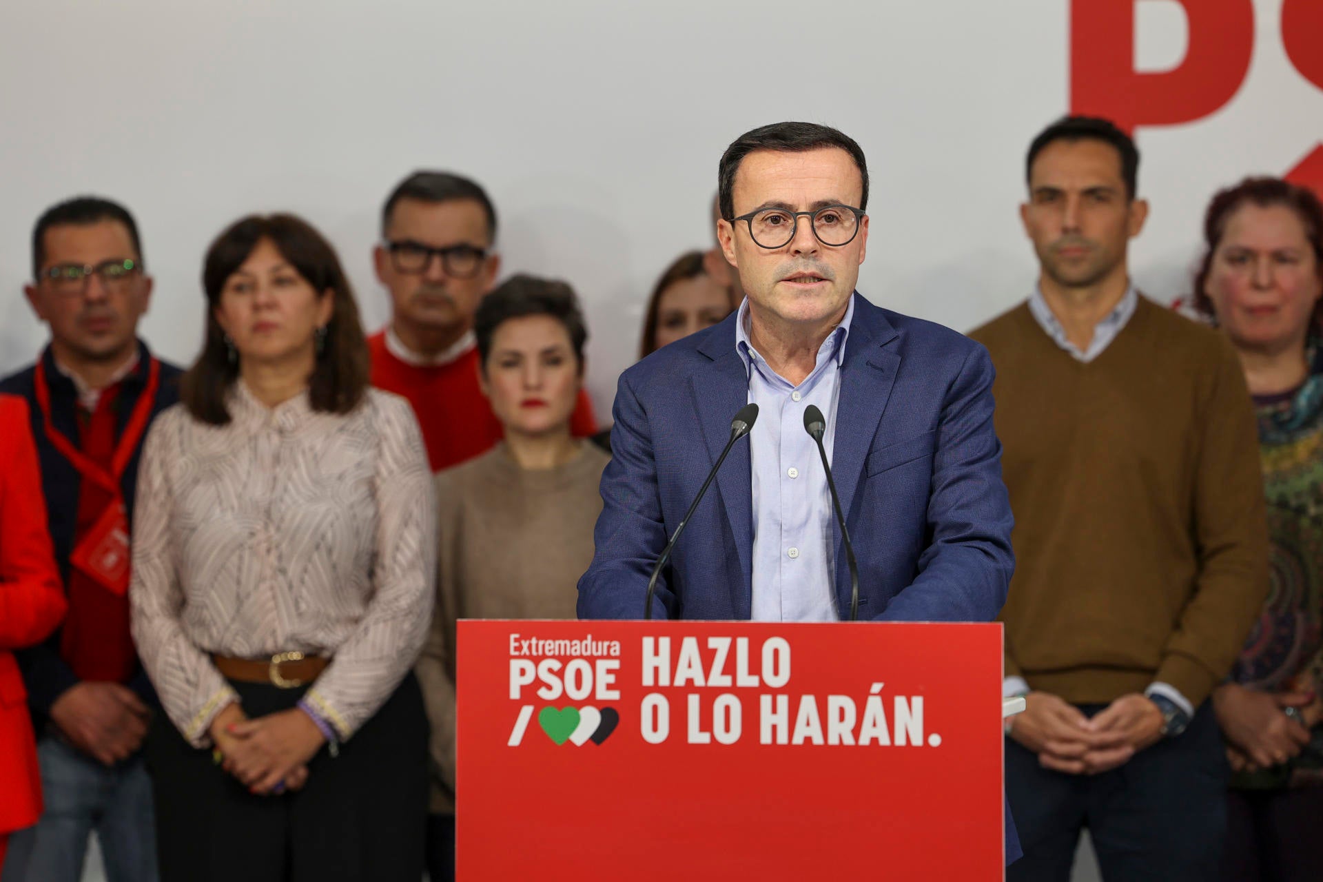 Tertulia: La debacle electoral del PSOE en Extremadura. el crecimiento de Vox y PP y el futuro político de España (22/12/2025)