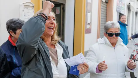 Estos son todos los lugares de Granada donde ha caído la Lotería de Navidad: tercer y quintos premios reparten millones Estos son todos los lugares de Granada donde ha caído la Lotería de Navidad: tercer y quintos premios reparten millones